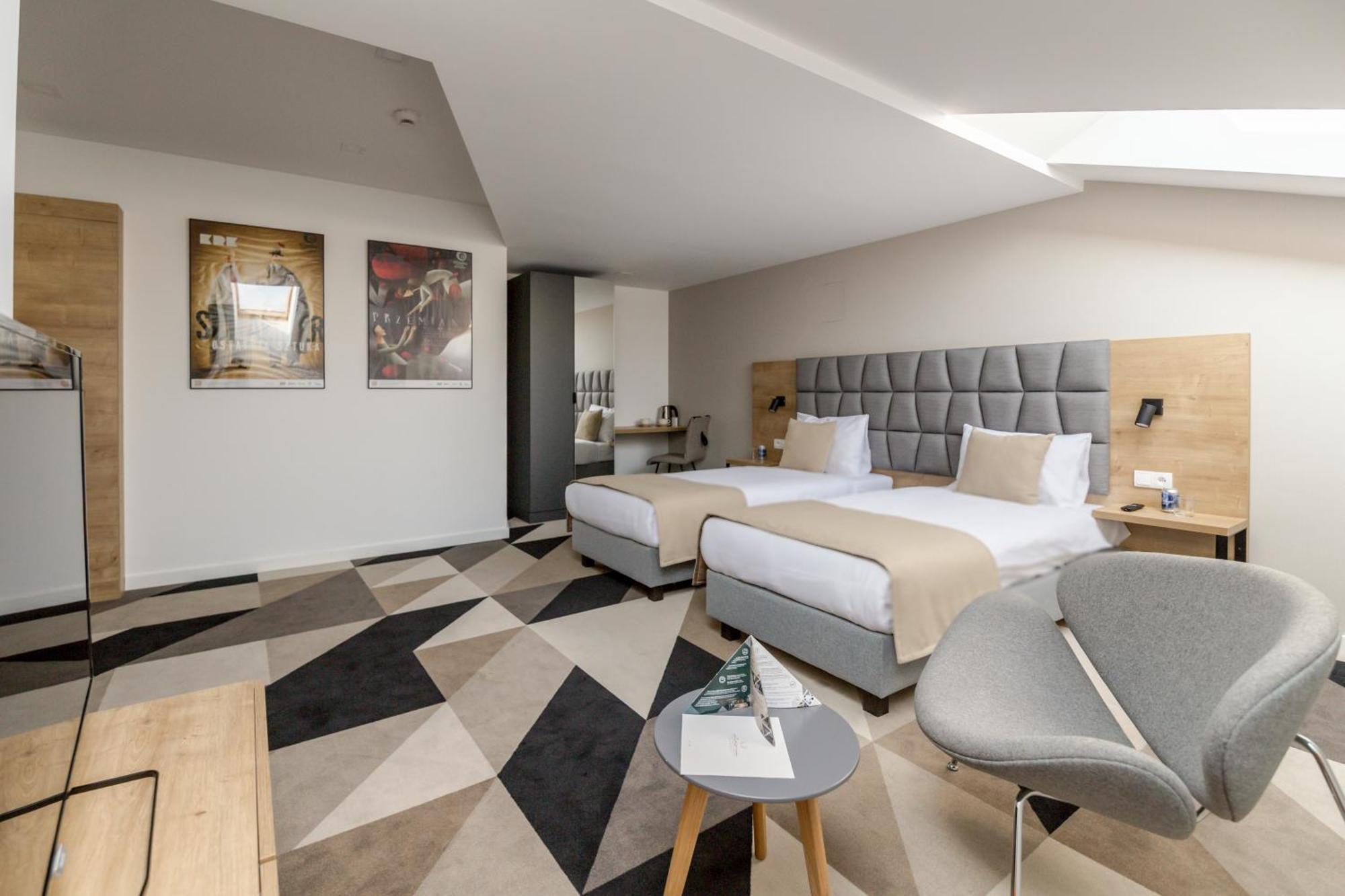 Double or Twin Room Attic,1282453321:JPEG